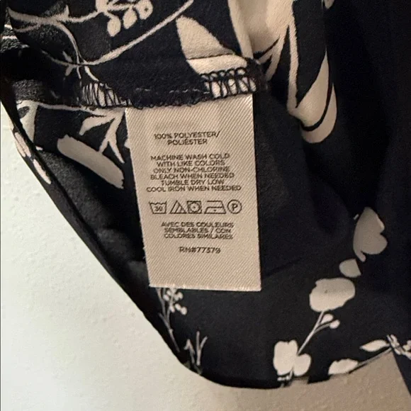 Ann Taylor Navy and White Floral Top - Picture 3 of 7